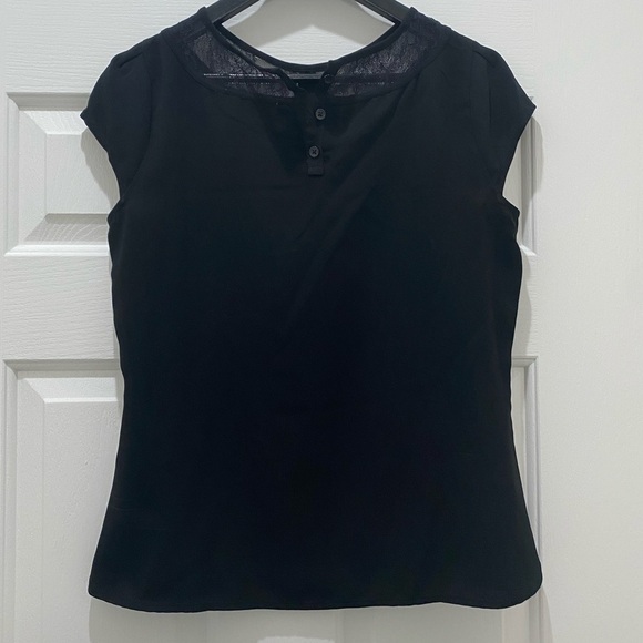 ANN TAYLOR LOFT Black Blouse, Black with lace detail collar, Medium Petite - Picture 3 of 7
